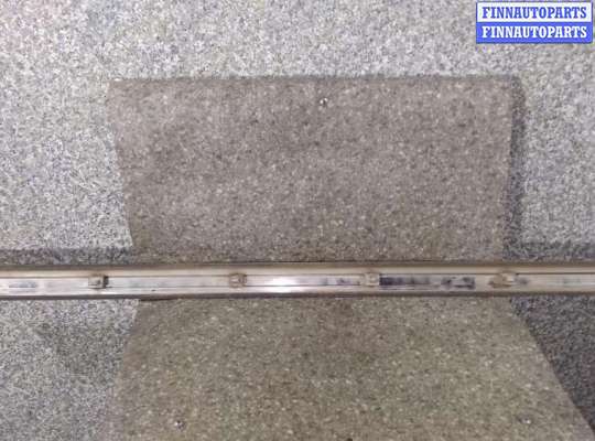 купить молдинг двери передней правой на Mercedes E W124