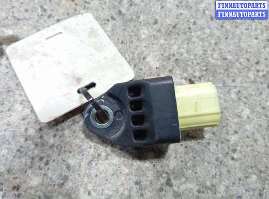 ДАТЧИК УДАРА TT967212 на TOYOTA Prius 3