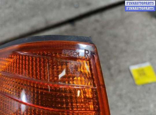 Поворотник передний на Mercedes-Benz E (W124)