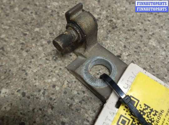 купить петля двери передней правой на VOLKSWAGEN PASSAT B3