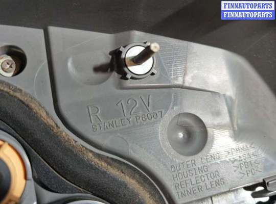 Фонарь задний на Toyota Prius III