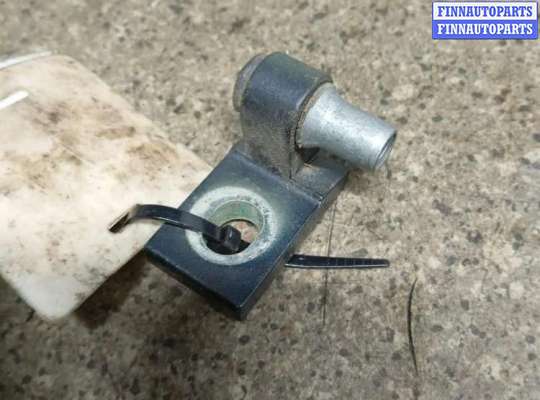 купить петля двери передней левой на VOLKSWAGEN PASSAT B6