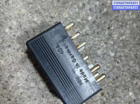 Реле вентилятора MB1721002 на Mercedes S W140