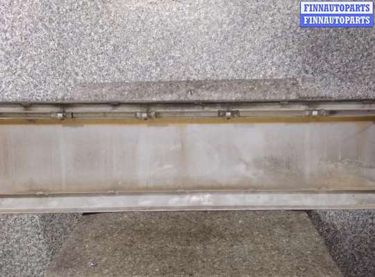 купить молдинг двери передней левой на Mercedes E W124