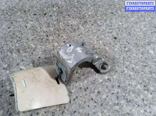 Петля крышки багажника на Skoda Fabia II (5J)