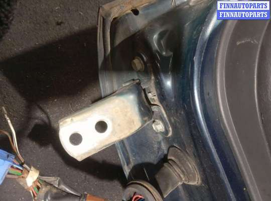 Петля двери на Toyota Carina E T19