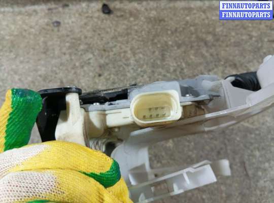 купить Замок двери задней левой на VOLKSWAGEN PASSAT B6