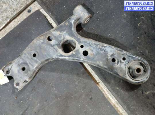 купить Рычаг передний правый на TOYOTA Auris