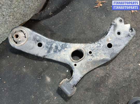 купить Рычаг передний левый на TOYOTA Auris