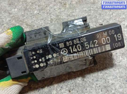 Реле стеклоочистителей (дворников) MB1721009 на Mercedes S W140