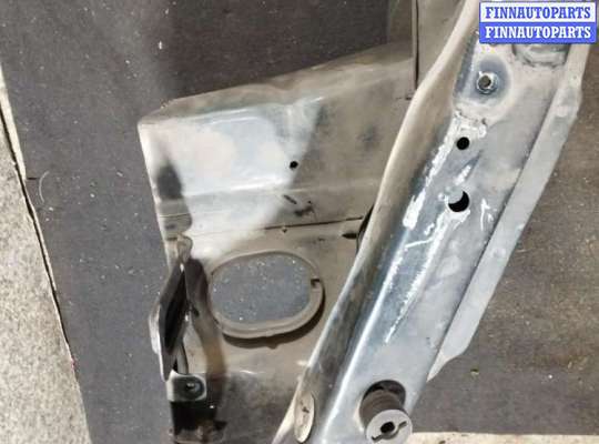 Панель передняя (телевизор) на Toyota Caldina T190