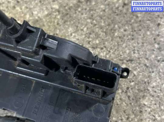 купить Замок двери задней правой на RENAULT Scenic 3