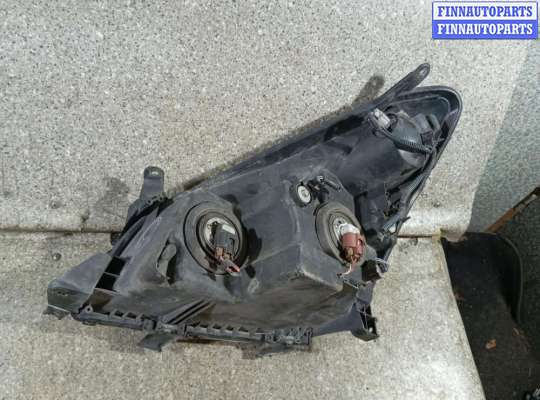 купить Фара правая на TOYOTA COROLLA VERSO