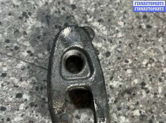 Скоба (кронштейн) крепления форсунки RN1260984 на RENAULT Scenic 2