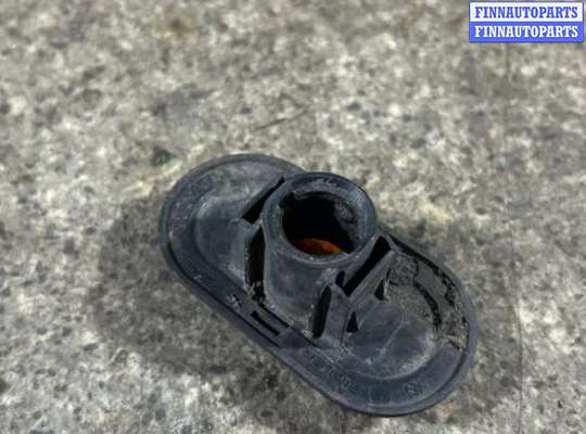 купить повторитель поворота на крыле правый на NISSAN PRIMASTAR