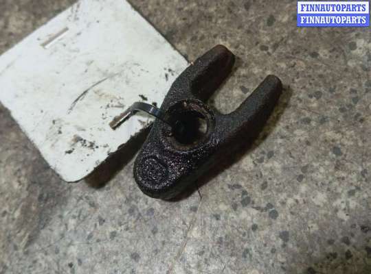 купить Скоба (кронштейн) крепления форсунки на RENAULT Scenic 2