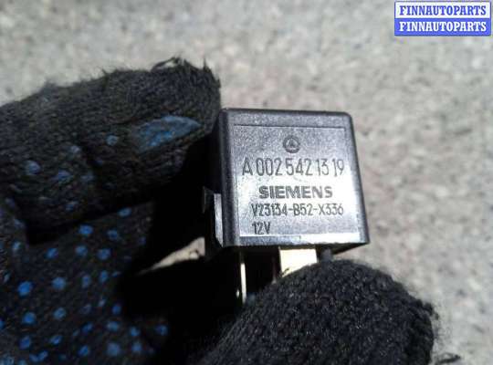 Реле (прочие) MB1371610 на Mercedes-Benz CLS W219