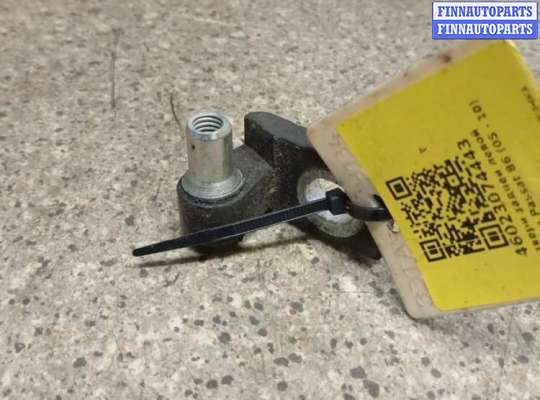 купить Петля двери задней левой на VOLKSWAGEN PASSAT B6