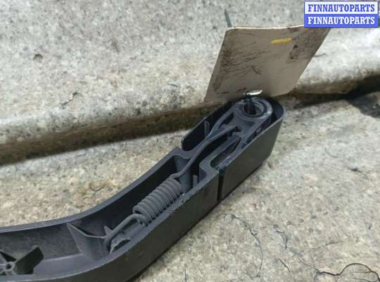 купить щеткодержатель задний на TOYOTA Yaris XP9