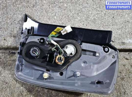 Фонарь задний на Toyota Prius III