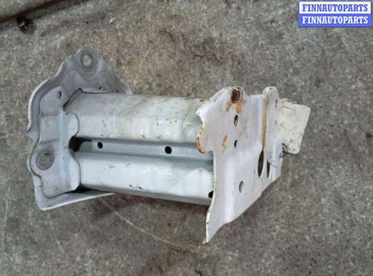 купить Кронштейн крепления бампера заднего на TOYOTA Prius 3