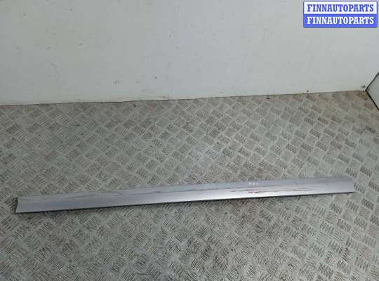 молдинг двери передней левой MB1370398 на Mercedes C W203