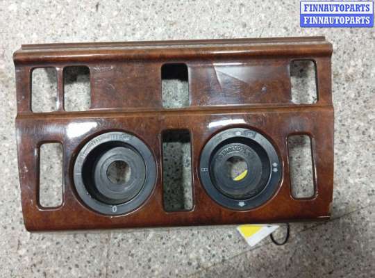 накладка на торпедо (консоль) MB1702977 на Mercedes-Benz E W124