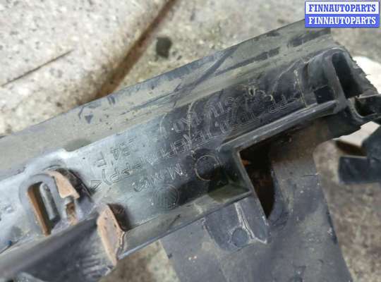 купить Дефлектор радиатора правый на VOLKSWAGEN Golf 5