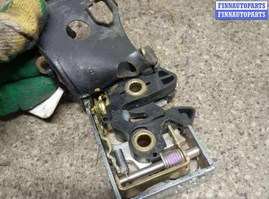 купить замок двери передней правой на AUDI 80 B3