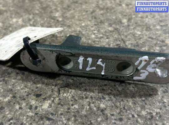 купить Петля двери задней правой на Mercedes-Benz E W124