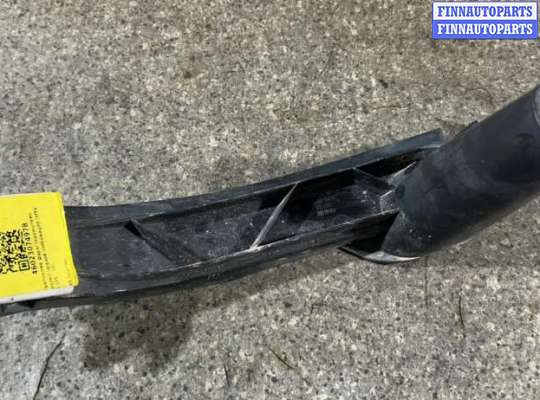 купить крепление фары правой на VOLKSWAGEN Jetta 5