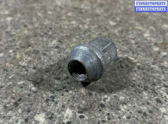 Болт колесный (гайка)