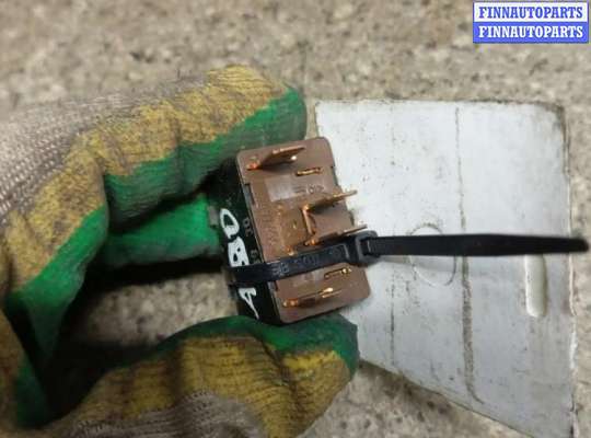 купить Кнопка стеклоподъемника переднего правого на AUDI 90 B3