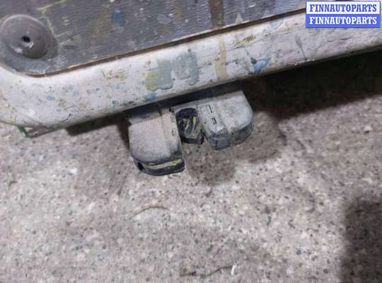 купить Замок двери задней левой на VOLKSWAGEN Caddy 3