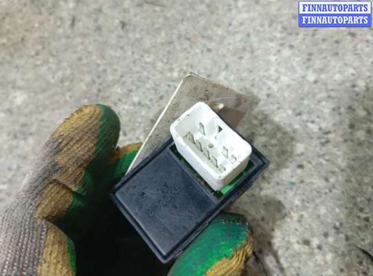 купить Кнопка стеклоподъемника переднего правого на KIA CEED