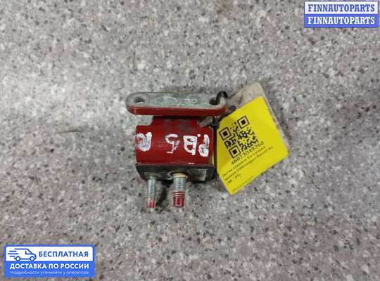 Петля крышки багажника на Volkswagen Passat B5 (3B)