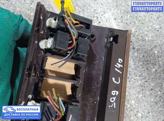 Блок управления стеклоподъёмниками на Mercedes-Benz CL (C140)