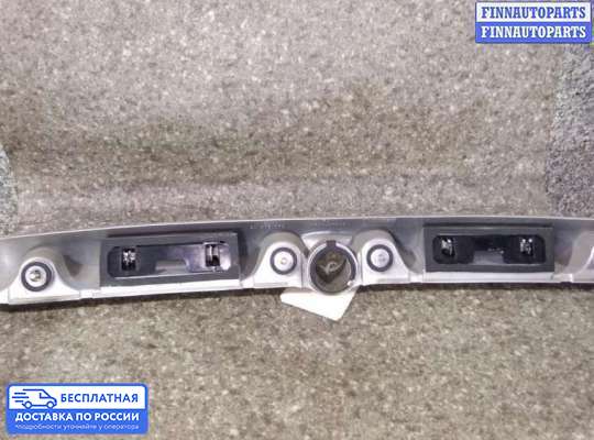 Планка подсветки номера на Opel Omega B