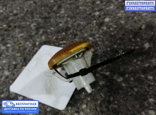 Повторитель поворота в крыло на Audi A6 (C4)