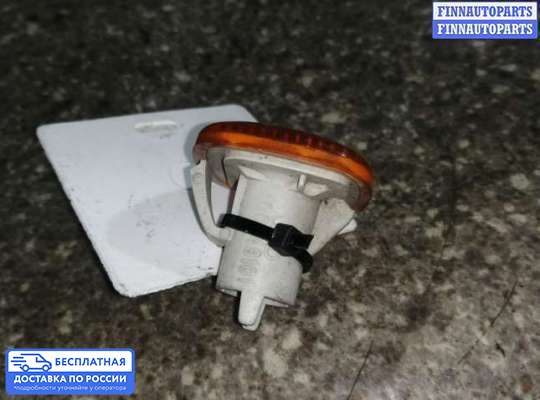 Повторитель поворота в крыло на Audi A6 (C4)