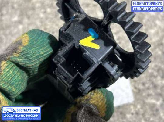 Моторчик заслонки печки на Opel Insignia