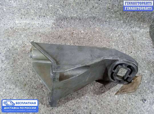 Кронштейн ДВС (лапа) на Audi A6 (C4)