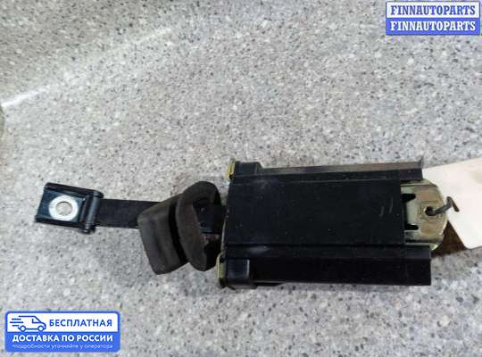 Ограничитель двери на Mercedes-Benz E (W210)