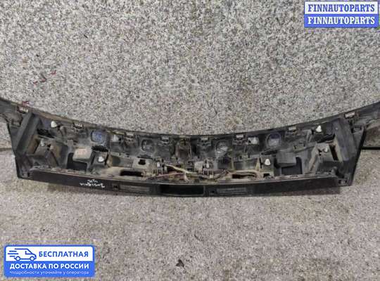 Планка подсветки номера на Opel Insignia