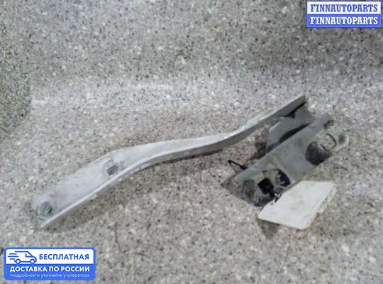 Петля капота на Nissan Qashqai I (J10)