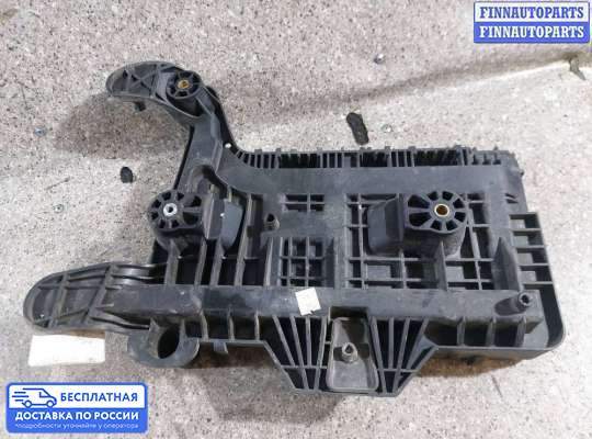 Кронштейн (площадка) аккумулятора (АКБ) на Volkswagen Jetta V (1K)