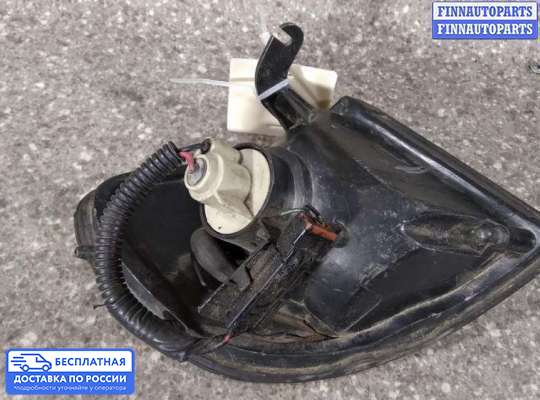 Поворотник передний на Nissan Sunny III N14