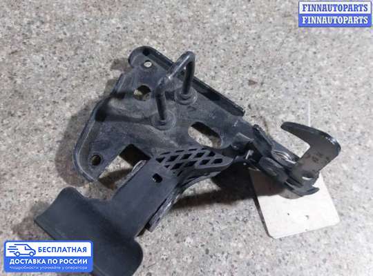 Замок капота на Audi A6 (C6)
