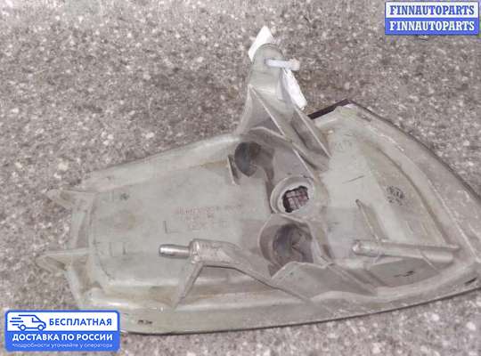 Поворотник передний на Toyota Camry XV10