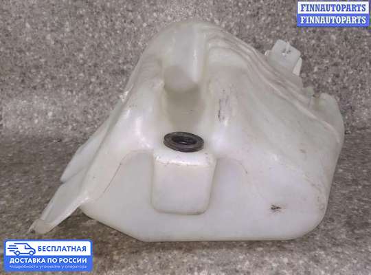 Бачок омывателя на Nissan Tino V10